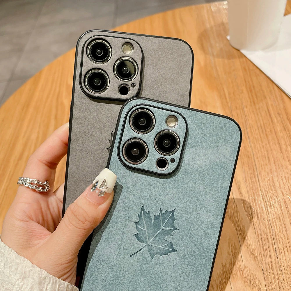 Case Canadá Maple Leaf (Folha de Bordo) Couro Sintético Premium – Proteção Elegante para iPhone