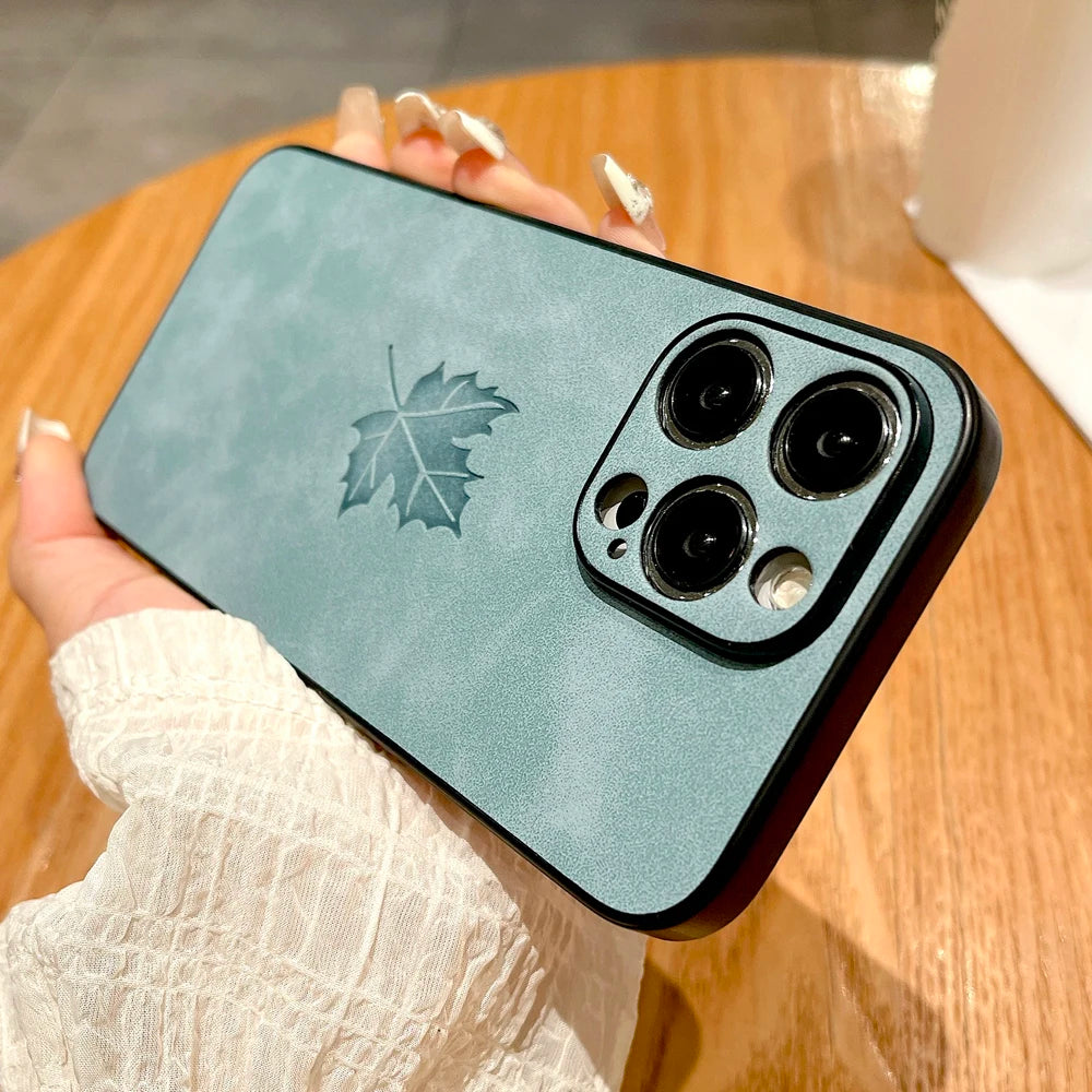 Case Canadá Maple Leaf (Folha de Bordo) Couro Sintético Premium – Proteção Elegante para iPhone