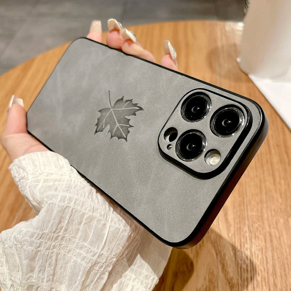 Case Canadá Maple Leaf (Folha de Bordo) Couro Sintético Premium – Proteção Elegante para iPhone