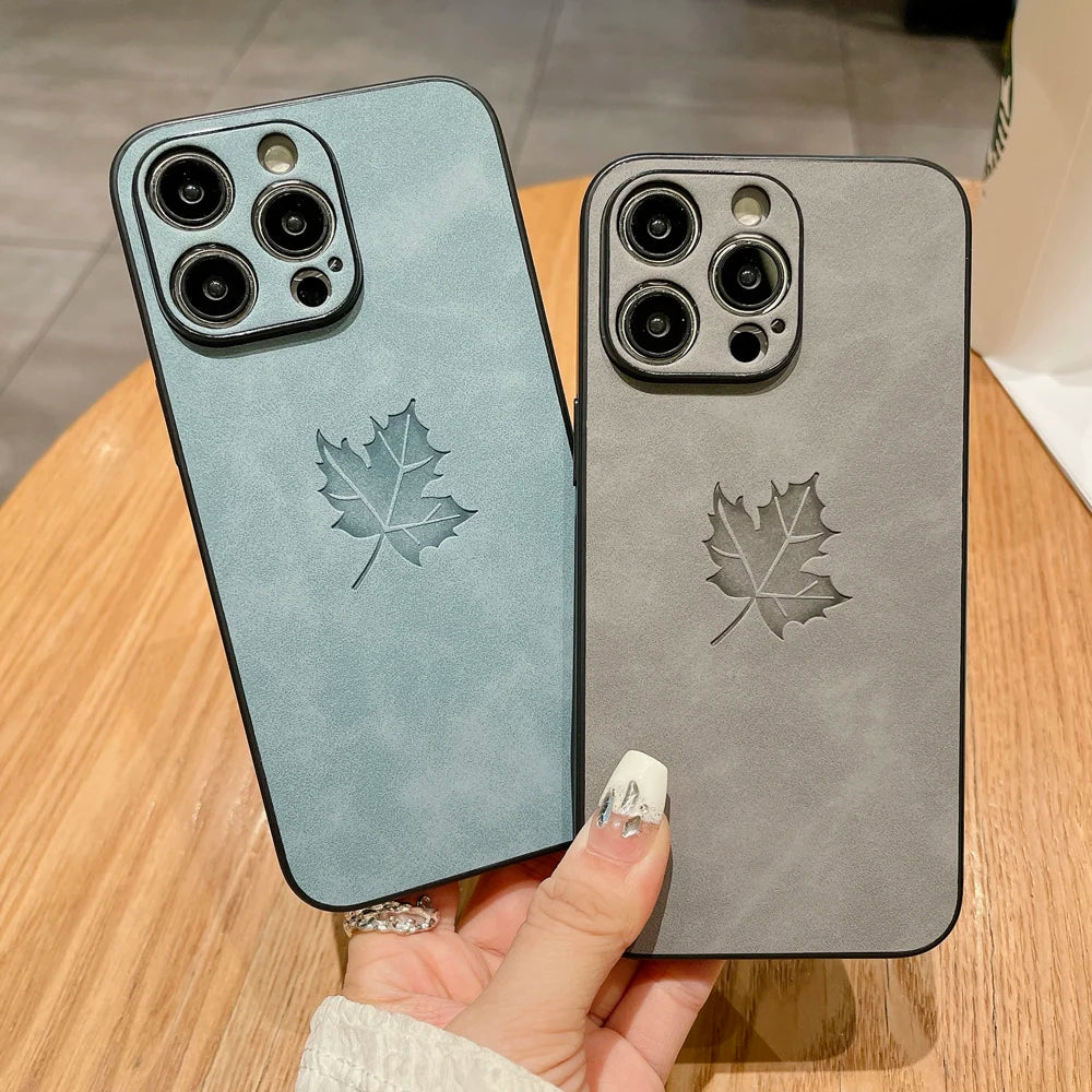 Case Canadá Maple Leaf (Folha de Bordo) Couro Sintético Premium – Proteção Elegante para iPhone