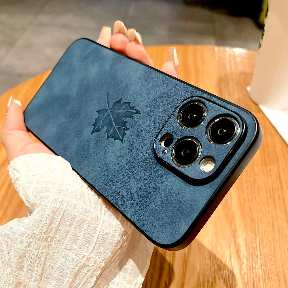 Case Canadá Maple Leaf (Folha de Bordo) Couro Sintético Premium – Proteção Elegante para iPhone